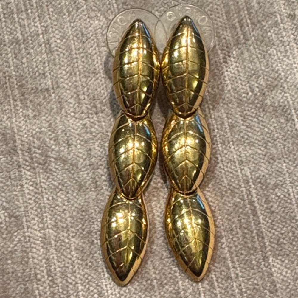 Vintage 90’s Monet Gold Leaf Articulated Drop Earrings